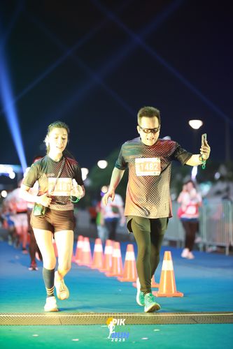 Race photo from PIK NITE RUN 2025
