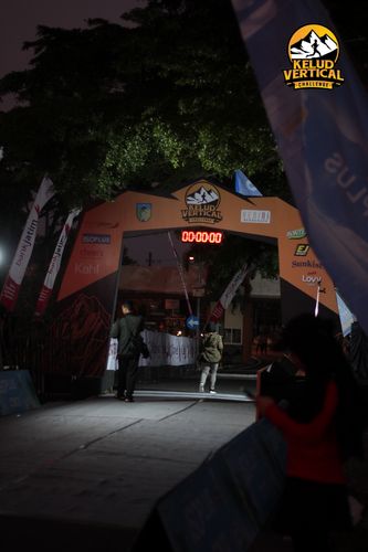 Race photo from Kelud Vertical Challenge 2024