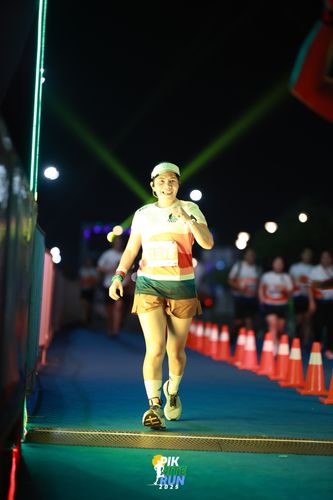 Race photo from PIK NITE RUN 2025
