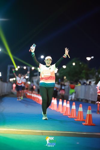 Race photo from PIK NITE RUN 2025