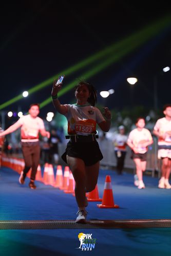 Race photo from PIK NITE RUN 2025