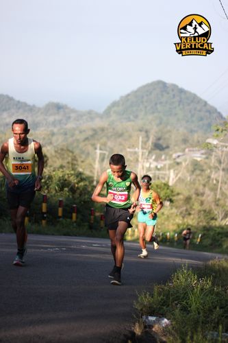 Race photo from Kelud Vertical Challenge 2024