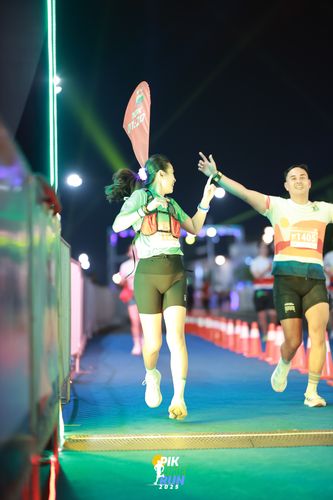 Race photo from PIK NITE RUN 2025