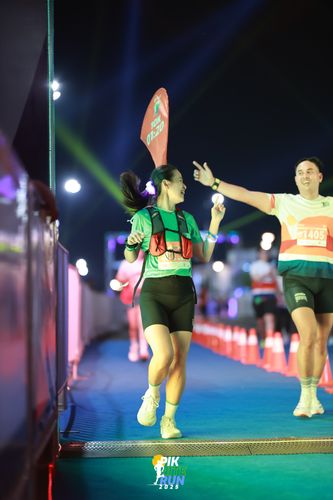 Race photo from PIK NITE RUN 2025