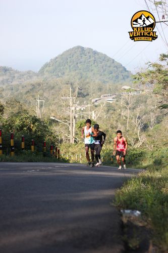 Race photo from Kelud Vertical Challenge 2024