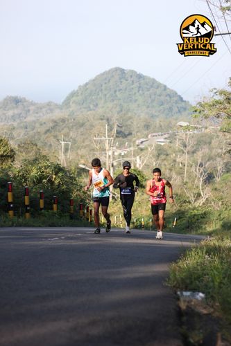Race photo from Kelud Vertical Challenge 2024
