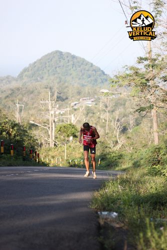 Race photo from Kelud Vertical Challenge 2024
