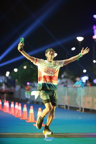 Race photo from PIK NITE RUN 2025