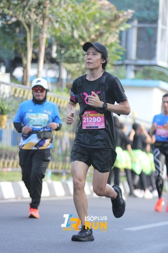 Race photo from Isoplus Run 2024 Surabaya