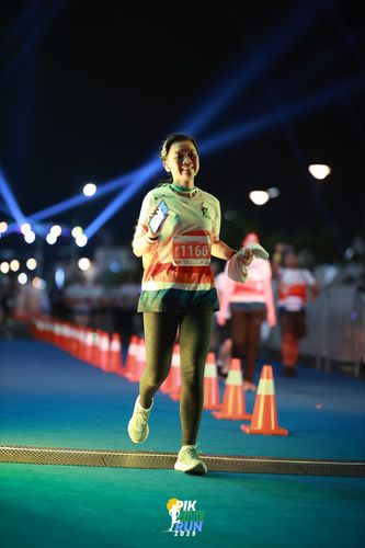 Race photo from PIK NITE RUN 2025