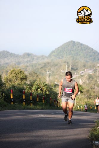 Race photo from Kelud Vertical Challenge 2024
