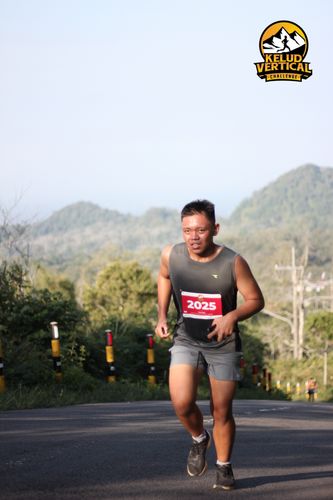 Race photo from Kelud Vertical Challenge 2024