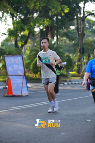 Race photo from Isoplus Run 2024 Surabaya