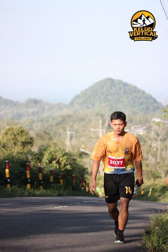 Race photo from Kelud Vertical Challenge 2024