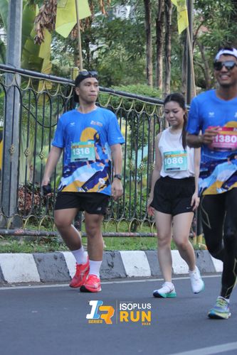 Race photo from Isoplus Run 2024 Surabaya