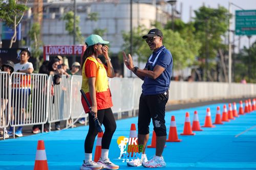 Race photo from PIK NITE RUN 2025