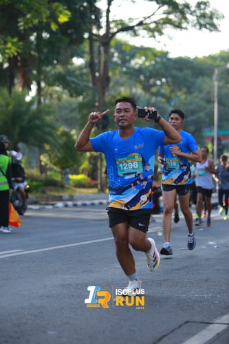 Race photo from Isoplus Run 2024 Surabaya