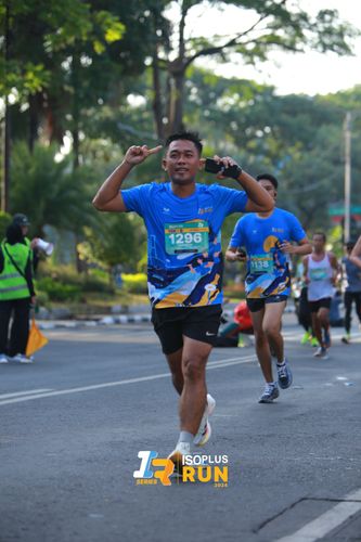 Race photo from Isoplus Run 2024 Surabaya