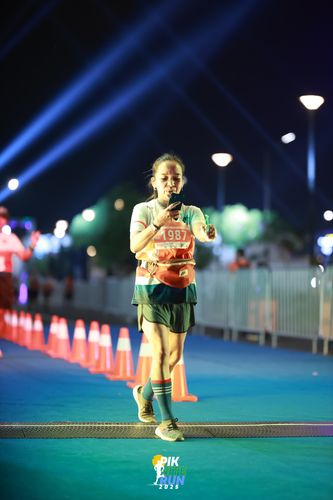 Race photo from PIK NITE RUN 2025