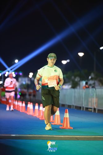 Race photo from PIK NITE RUN 2025
