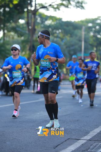 Race photo from Isoplus Run 2024 Surabaya