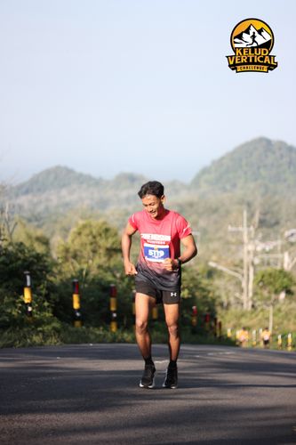 Race photo from Kelud Vertical Challenge 2024