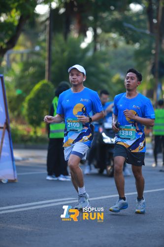 Race photo from Isoplus Run 2024 Surabaya