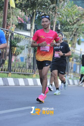 Race photo from Isoplus Run 2024 Surabaya