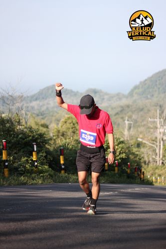 Race photo from Kelud Vertical Challenge 2024