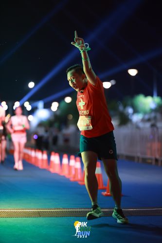 Race photo from PIK NITE RUN 2025