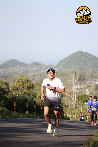 Race photo from Kelud Vertical Challenge 2024