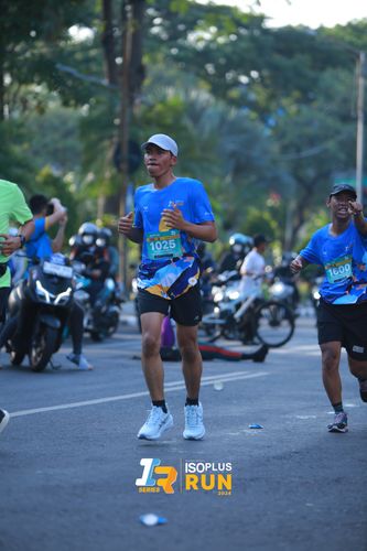 Race photo from Isoplus Run 2024 Surabaya