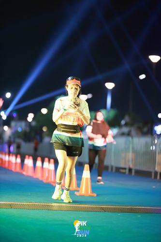 Race photo from PIK NITE RUN 2025