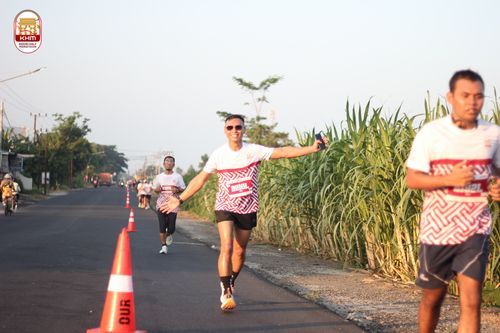 Race photo from Kediri Half Marathon 2024