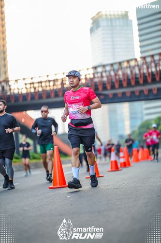 Race photo from Smartfren Run 2025 