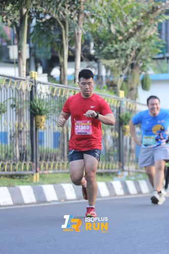 Race photo from Isoplus Run 2024 Surabaya