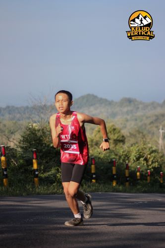 Race photo from Kelud Vertical Challenge 2024