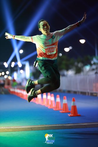 Race photo from PIK NITE RUN 2025