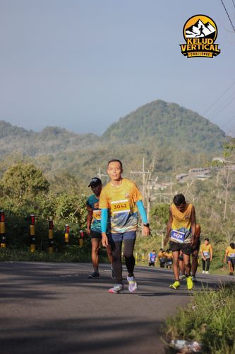 Race photo from Kelud Vertical Challenge 2024