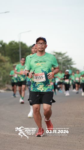 Race photo from Arutmin Borneo Run 2024