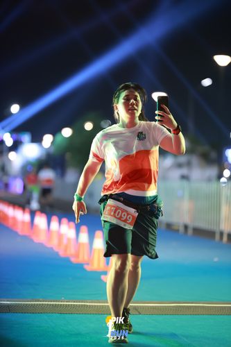 Race photo from PIK NITE RUN 2025