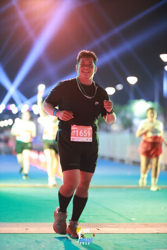 Race photo from PIK NITE RUN 2025