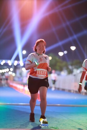 Race photo from PIK NITE RUN 2025