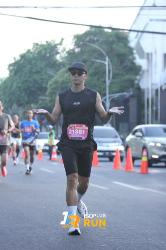 Race photo from Isoplus Run 2024 Surabaya