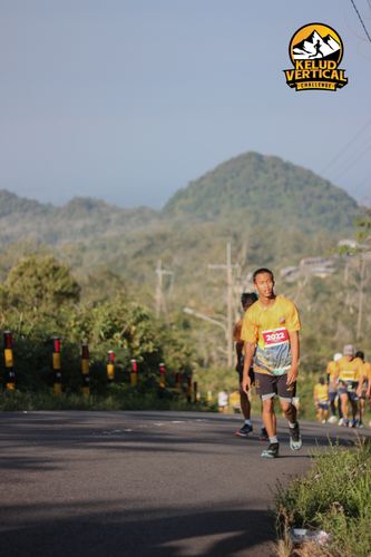 Race photo from Kelud Vertical Challenge 2024