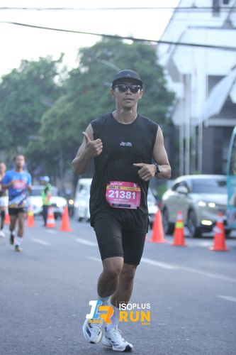 Race photo from Isoplus Run 2024 Surabaya