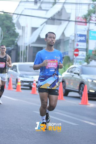 Race photo from Isoplus Run 2024 Surabaya