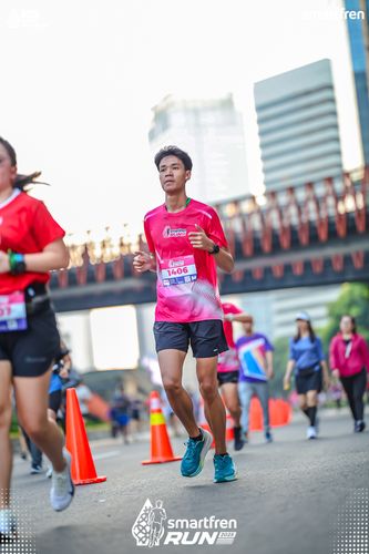 Race photo from Smartfren Run 2025 