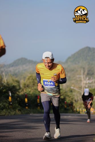 Race photo from Kelud Vertical Challenge 2024