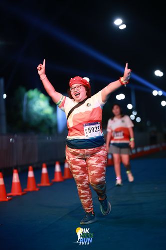 Race photo from PIK NITE RUN 2025
